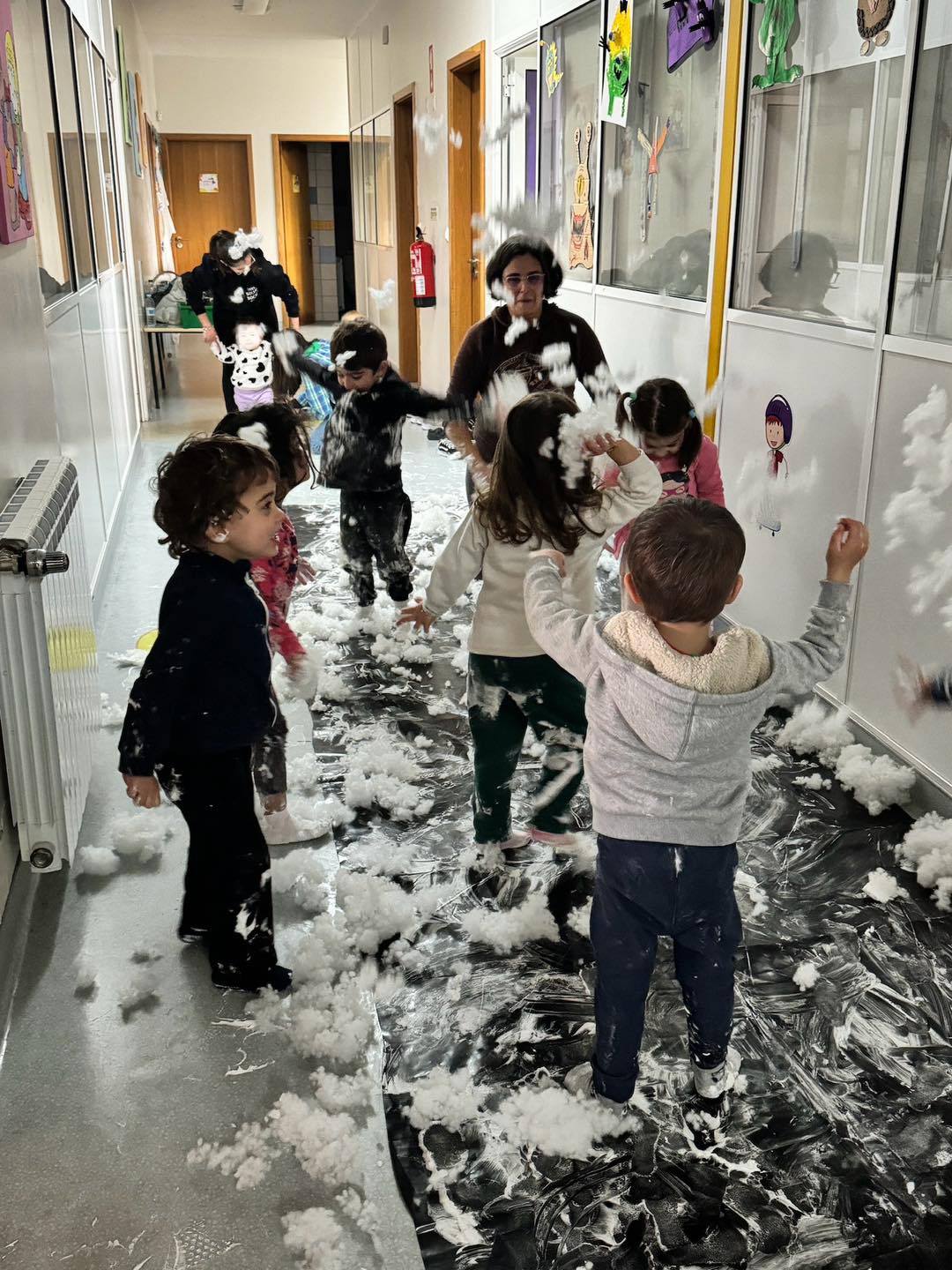 Crianças em atividades de C.A.T.L.